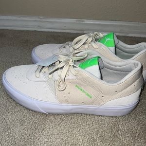 Jordan "Dear studio"s NWT